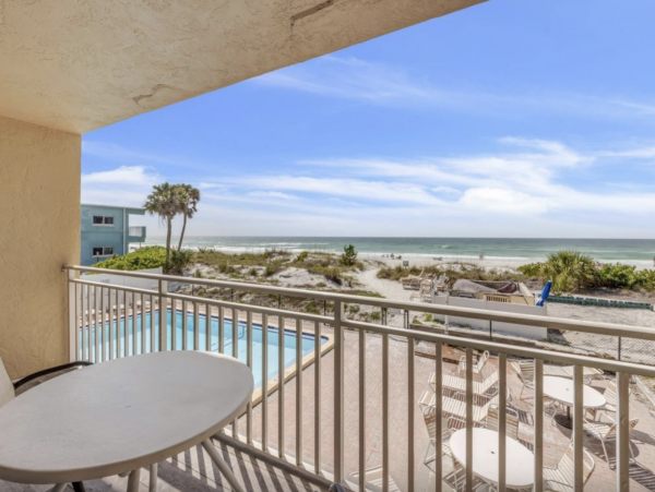Beachfront Studio Beautiful Gulf Views